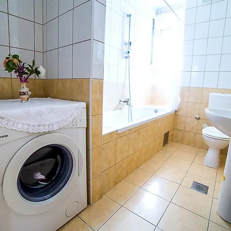 Apartament Shell *