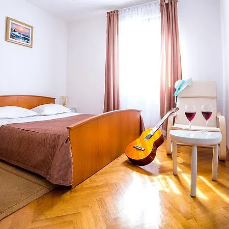 Shell Apartment