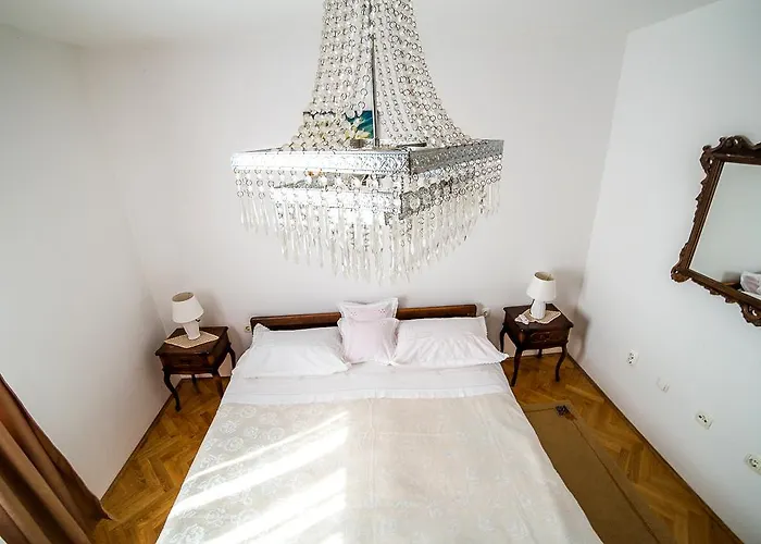 Apartman Shell Split