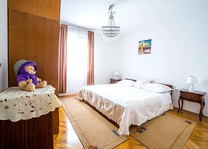 Shell Apartment Split