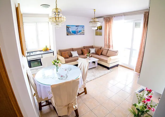 Shell Apartment Split